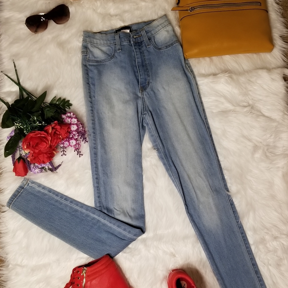 Fashion nova Jean's sweet n straight